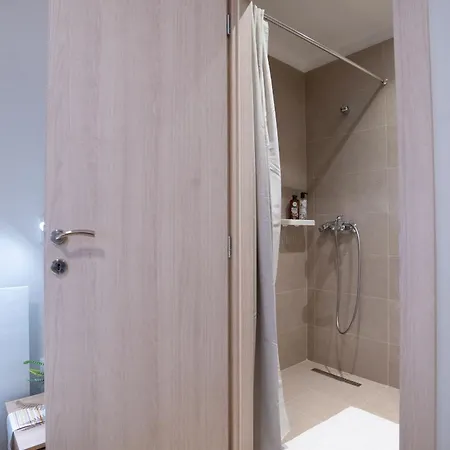 Chic Seaside Studio Walk To Metro By Laonikos *