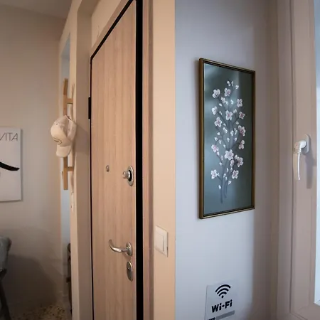 Chic Seaside Studio Walk To Metro By Laonikos