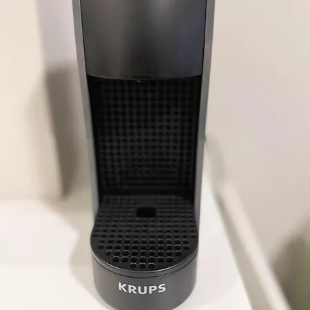 Chic Seaside Studio Walk To Metro By Laonikos