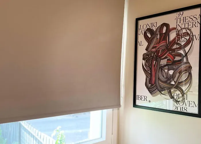 Chic Seaside Walk To Metro By Laonikos