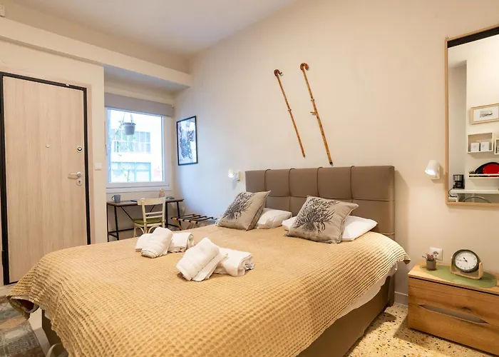 Chic Seaside Walk To Metro By Laonikos 公寓