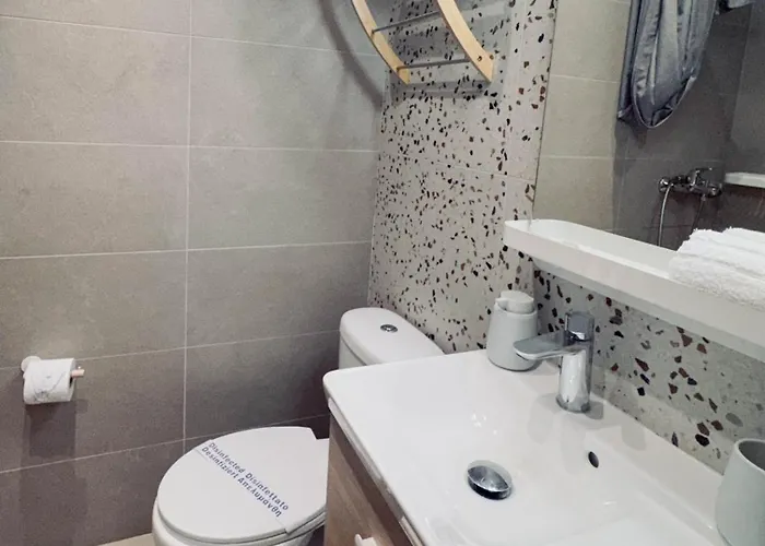 Chic Seaside Walk To Metro By Laonikos 公寓